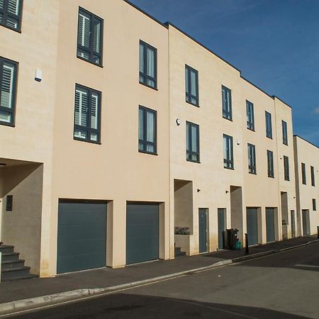 Solar Sanctuary- Skyline Balcony, City Centre, Three Floors, King Beds, Netflix And More! Bath Exterior foto
